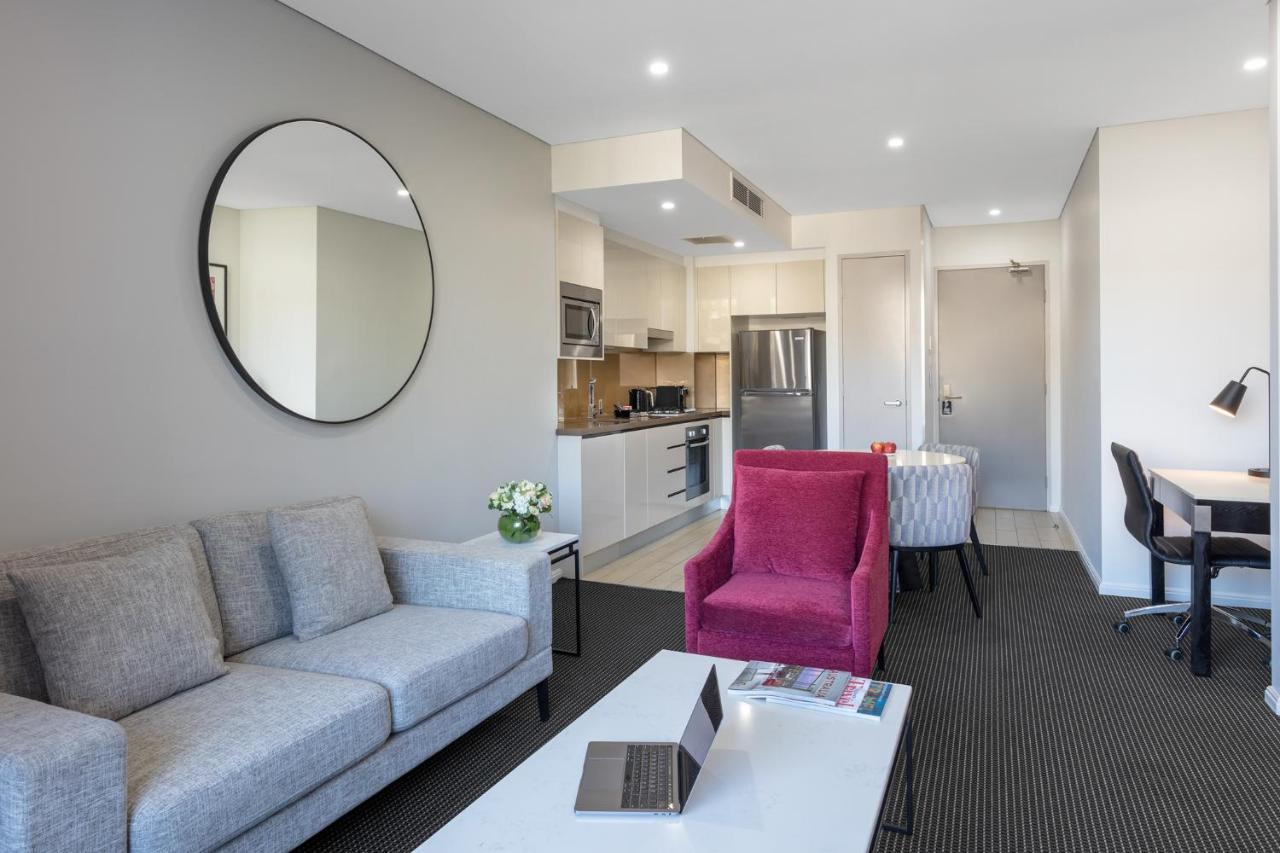 סידני Meriton Suites North Ryde מראה חיצוני תמונה A typical apartment at the hotel
