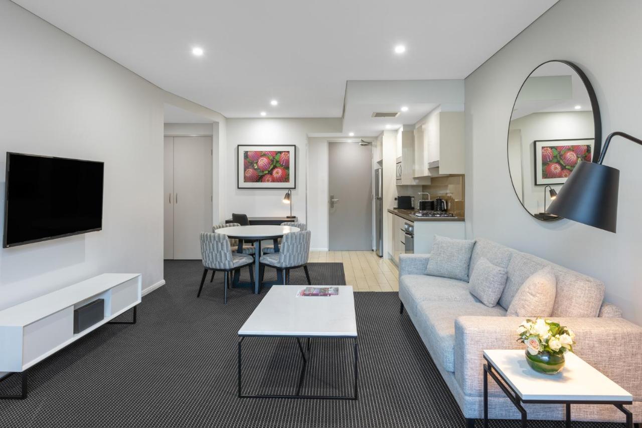 סידני Meriton Suites North Ryde מראה חיצוני תמונה A typical apartment at the hotel