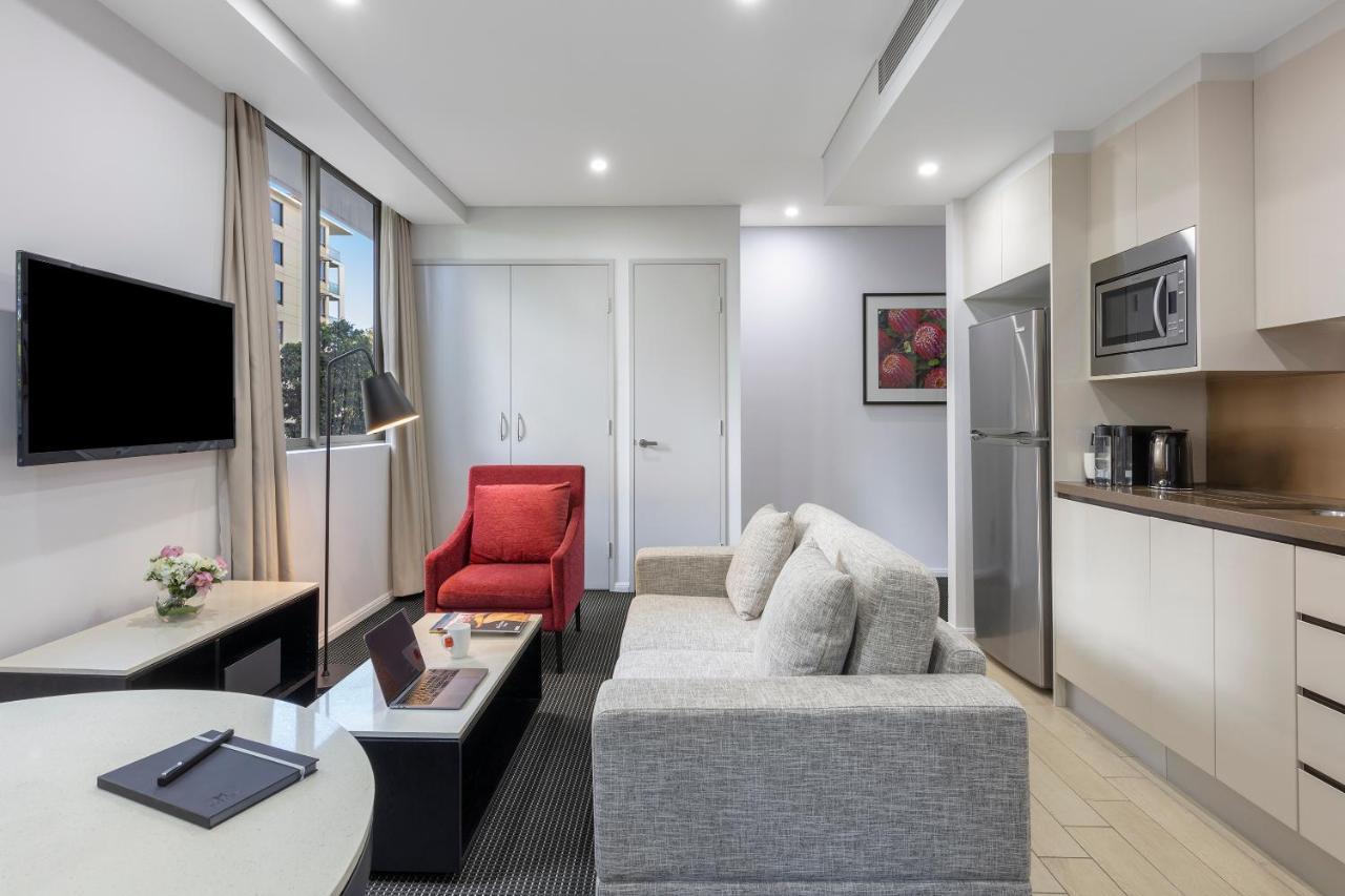 סידני Meriton Suites North Ryde מראה חיצוני תמונה A typical apartment at the hotel