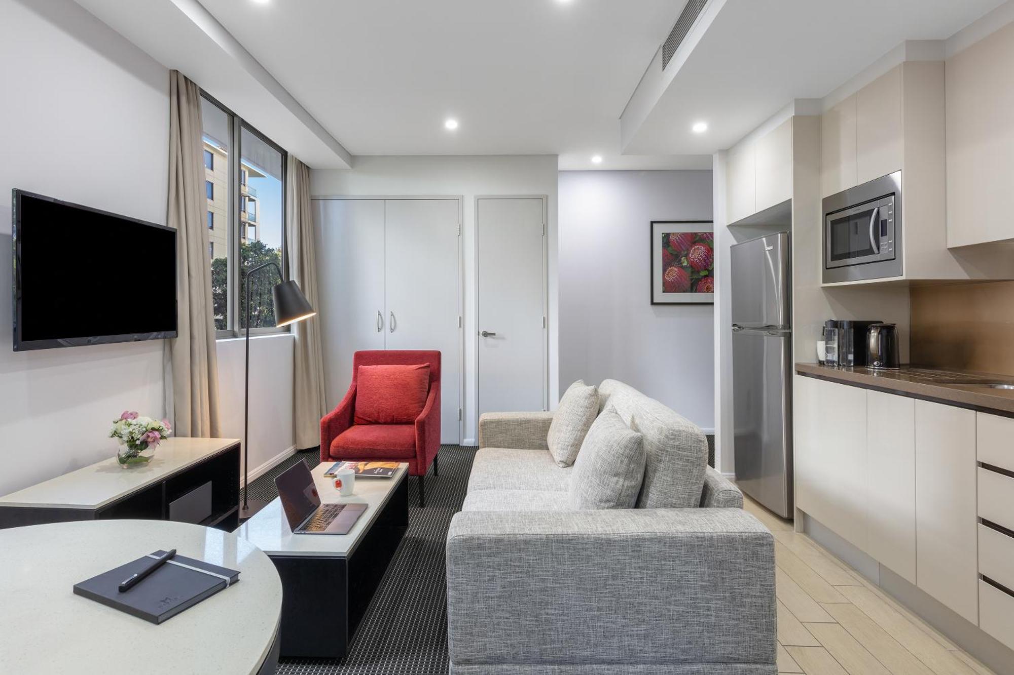 סידני Meriton Suites North Ryde מראה חיצוני תמונה A typical apartment at the hotel